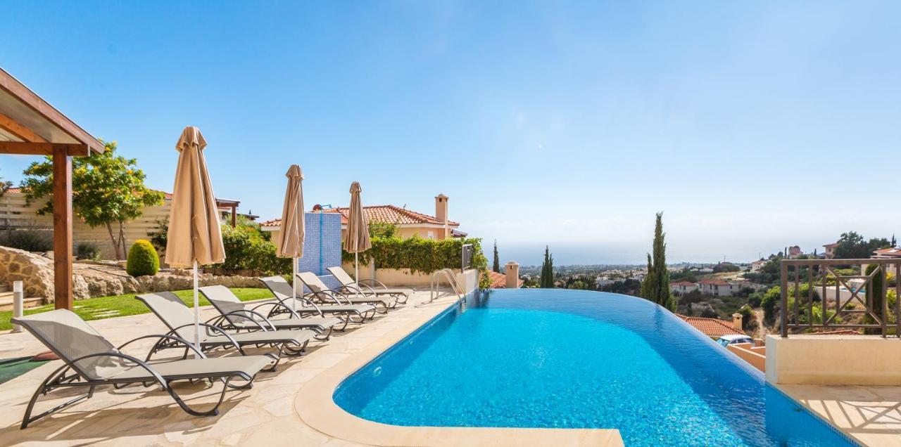 Resitour - Perneri Four Bedroom Villa Pafos Zewnętrze zdjęcie